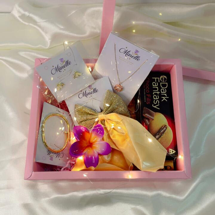 The Pretty Luxe Gift Hamper Box