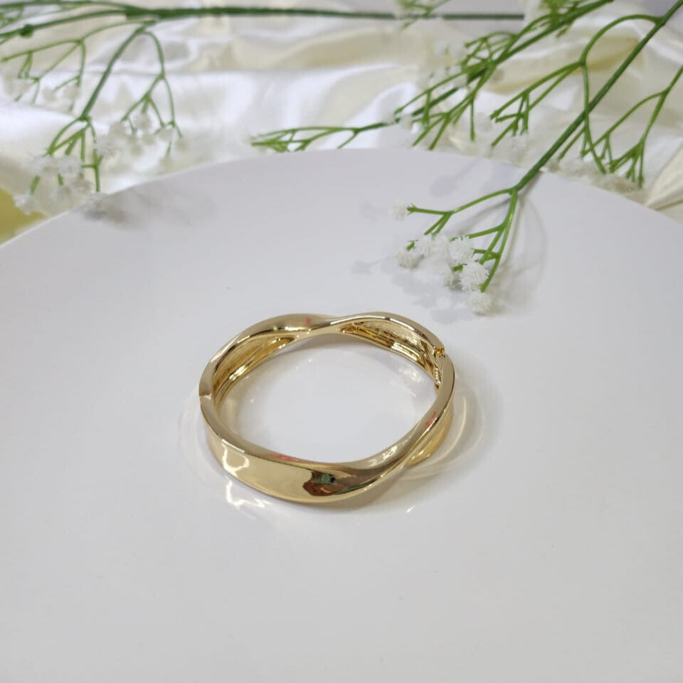 Wavy Gold Cuff Bracelet