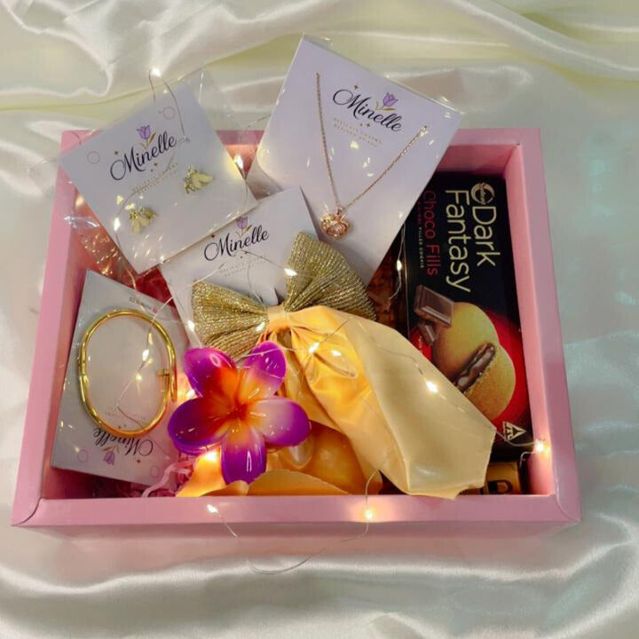 The Pretty Luxe Gift Hamper Box