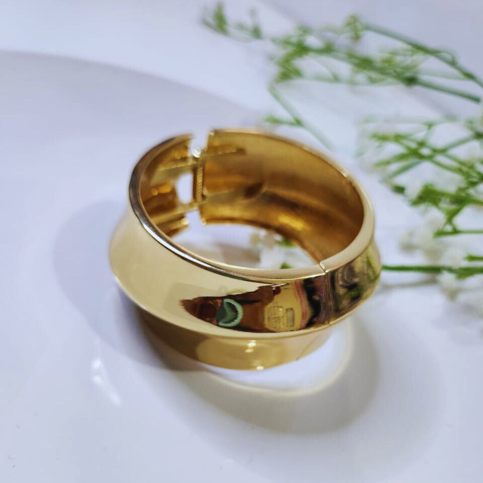 Wavy Line Bracelet