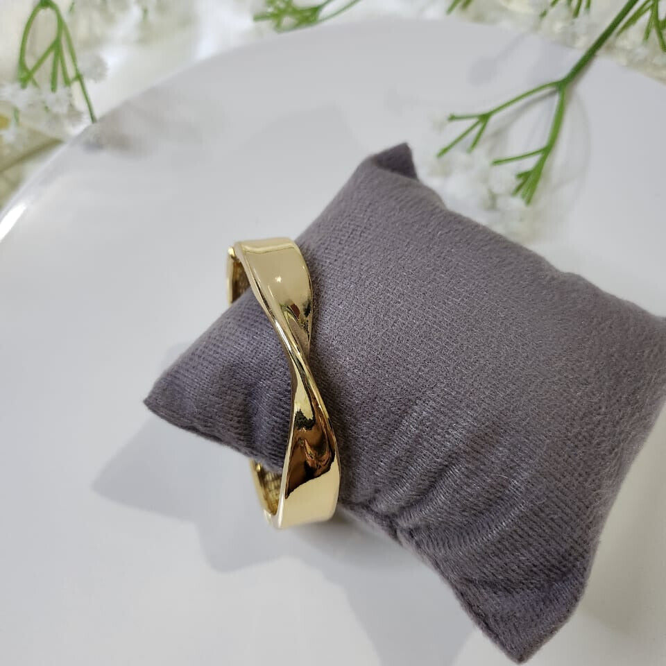 Wavy Gold Cuff Bracelet